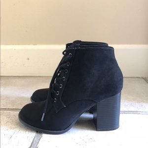 Forever 21 Black Suede Booties Size 7
